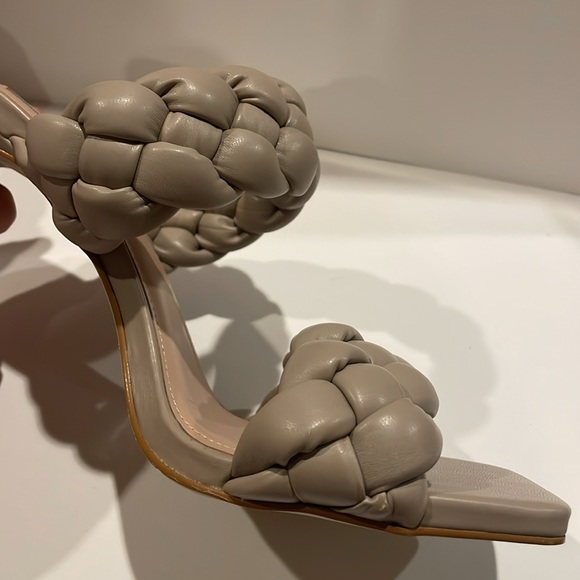 Steve Madden Kenley Women’s Sandals Leather Braided Slip On Heel Size 8.5 - Picture 11 of 11